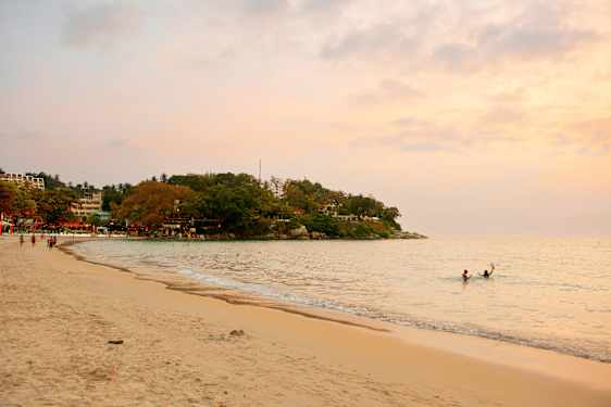 kata beach thaimaa