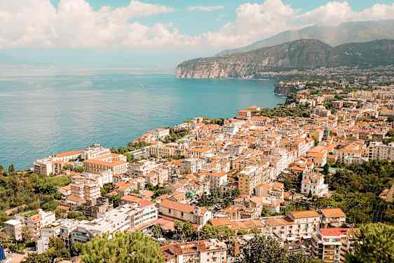 Sorrento Amalfin rannikolla