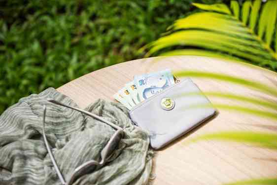 Thaimaan bahteja ja aurinkolasit