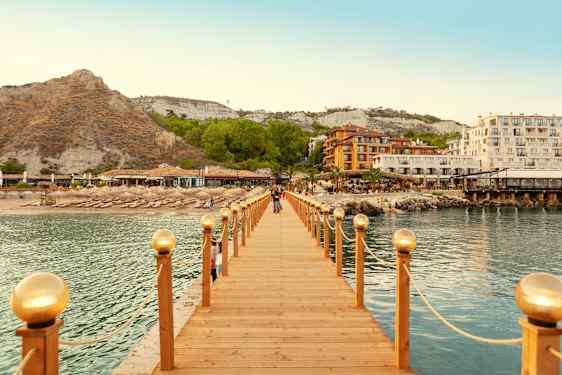 Satamakaupunki Balchik Varnan rannikolla