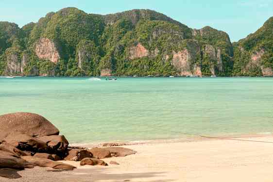 Postikorttimaisemia Koh Phi Phi -saarella