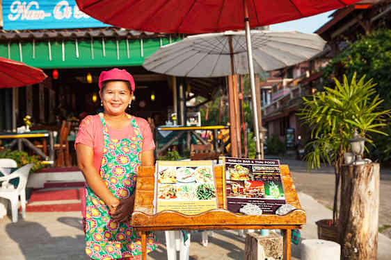 Thaimaalainen nainen Phuketissa