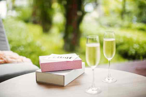 Kuohuviiniä huoneeseen