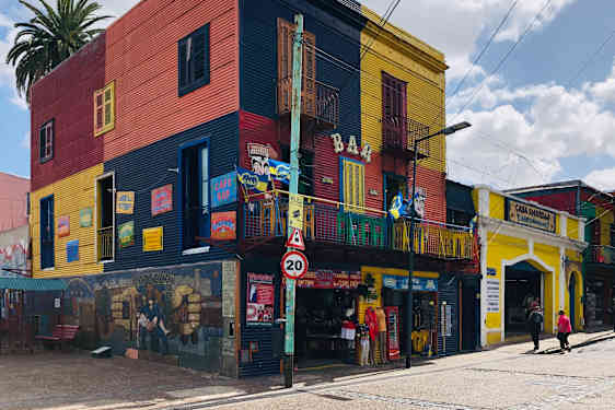 Värikäs ravintolan julkisivu, La Boca