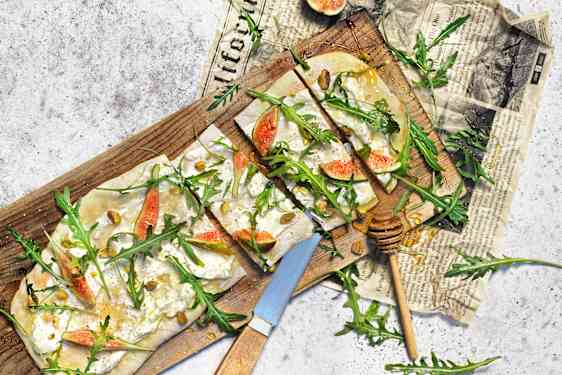 JUGURTTI FLATBREAD VIIKUNOIDEN JA RUKOLAN KERA