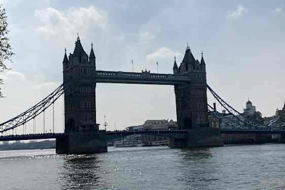 London Bridge -sillan siluetti