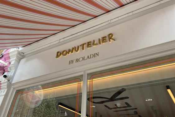 Munkkikahvila lähellä Covent Gardenia