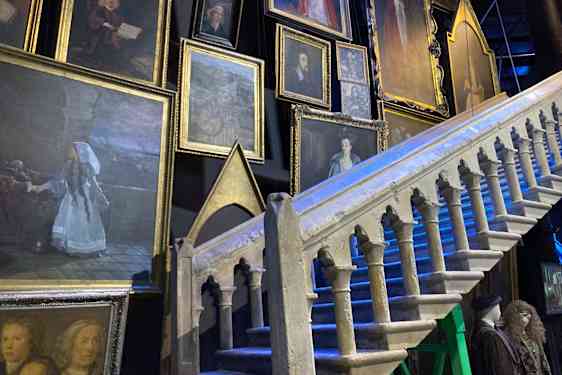 Tylypahkan portaikko