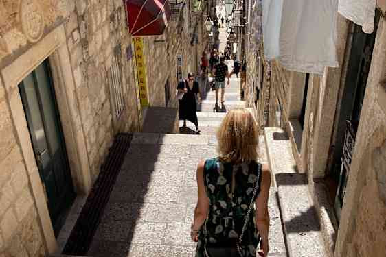 Dubrovnikin vanhassakaupungissa on paljon portaita