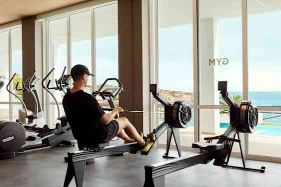 Sunwing-hotellissa sinulla on hyvät mahdollisuudet nauttia virkistävästä liikunnasta. Voit mm. käydä treenaamassa kuntosalilla tai osallistua ohjatuille liikuntatunneille. Vai haluaisitko sittenkin pelata golfia tai tennistä? Varaa matka Tjäreborgilta.