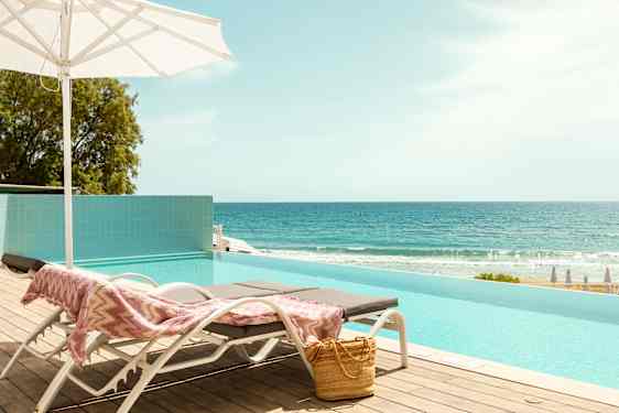 Ocean Veach Club – moderniin perhelomaan