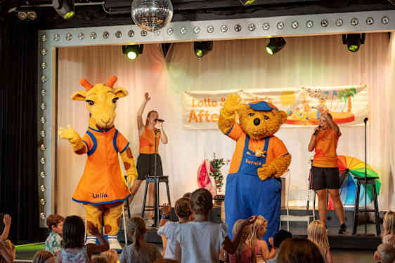 Lollo & Bernie tanssimassa lavalla