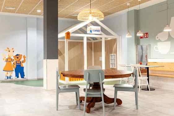 Lollo & Bernie's Corner