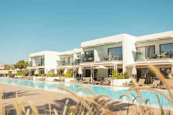 Sunwing Sandy Bay -hotellin Swim Out -huoneistoja