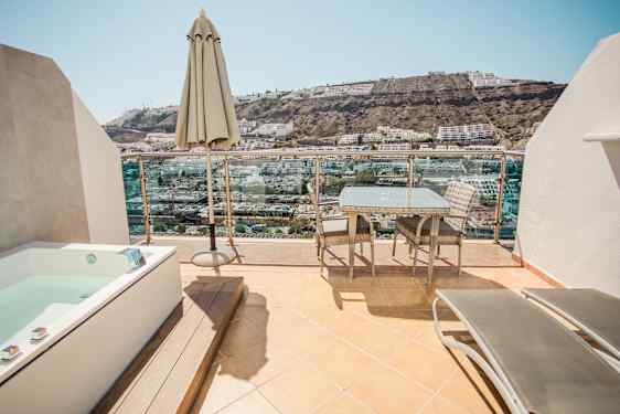 Servatur Casablanca Suites & Spa