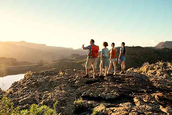 Perhe vaelluksella Gran Canarialla