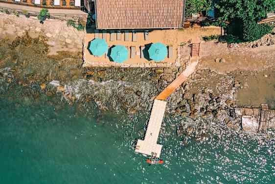 6 Rooms by Azumare, Side