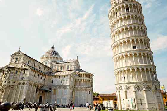 Lutande tornet i Pisa