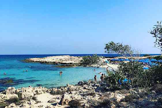 Rantamaisema Makronissos Beachiltä