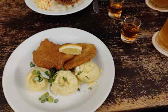 U Fleku - ruokaa, shotteja ja olutta