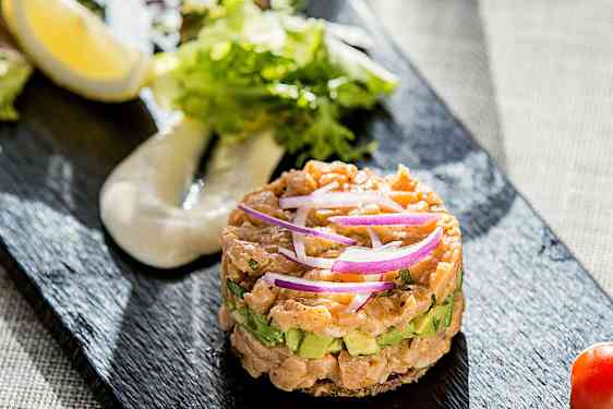 Maukasta ruokaa ja juomaa Ocean Beach Clubissa