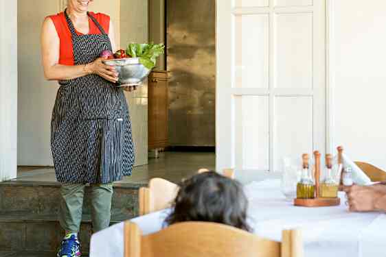 Kotiruokaa Hotel Albatrossin ravintolassa Malemessa