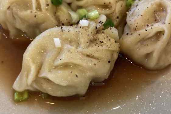 Smarriga koldūnai – dumplingsit jotka on täytetty lihalla, sienillä tai muilla raaka-aineilla