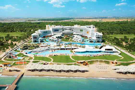 Golfmatka Cornelia Diamond Golf Resort & Spa -hotelliin Turkkiin