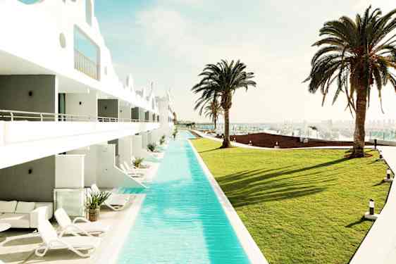 Ocean Beach Club Playa del Curassa