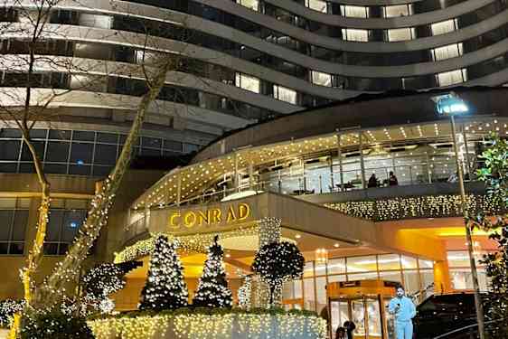 Hotel Conrad, josta on näköala Bosporinsalmelle
