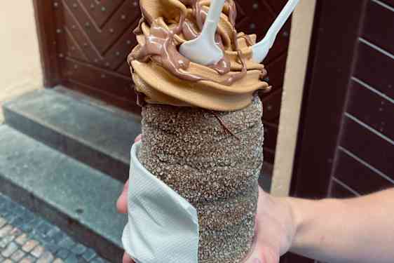 Trdelník suolakaramellijäätelöllä