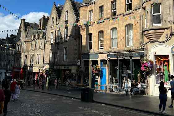 Tutustu Edinburghiin kävellen