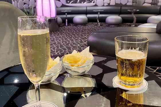 Yksi monista viihtyisistä baareista