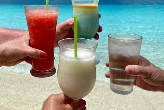 Kippis yhdellä Bahamasaarten rannoista