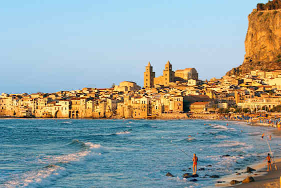 Kaupunkisiluetti Sisiliassa