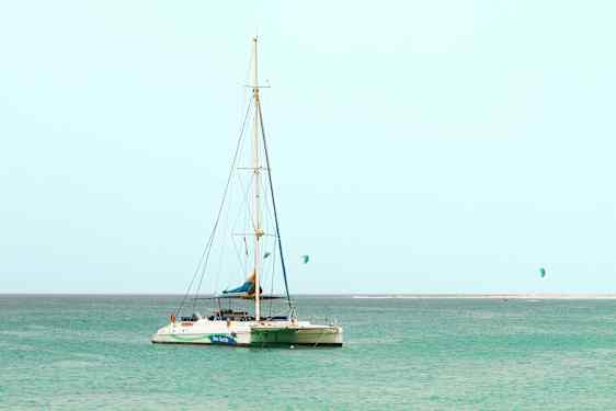 Katamaraani merellä