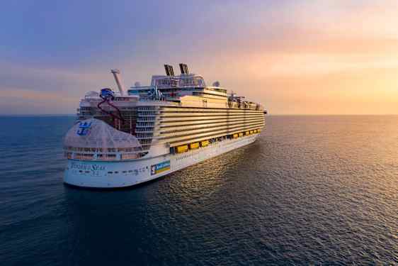 Royal Caribbean International -alus merellä