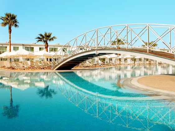 Sunprime Ayia Napa Suites uima-allasalue