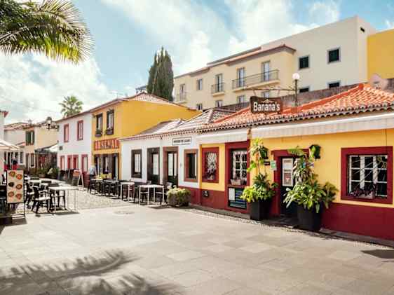 Funchalin värikkäitä rakennuksia