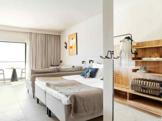 Huonetyyppi FAMILY, 1 huone, parveke ympäristön suuntaan