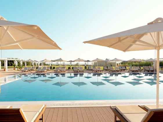Ilion Beach -hotellin uima-allasalue