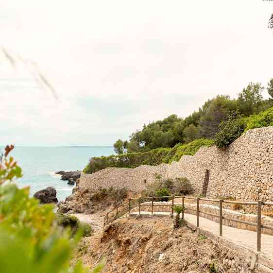 Kaunis kivipengerrys Calas Bonassa Mallorcalla