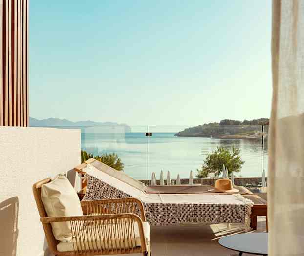 Pienempi Prime Lounge Suite, 1 huone, suuri parveke ja merinäköala