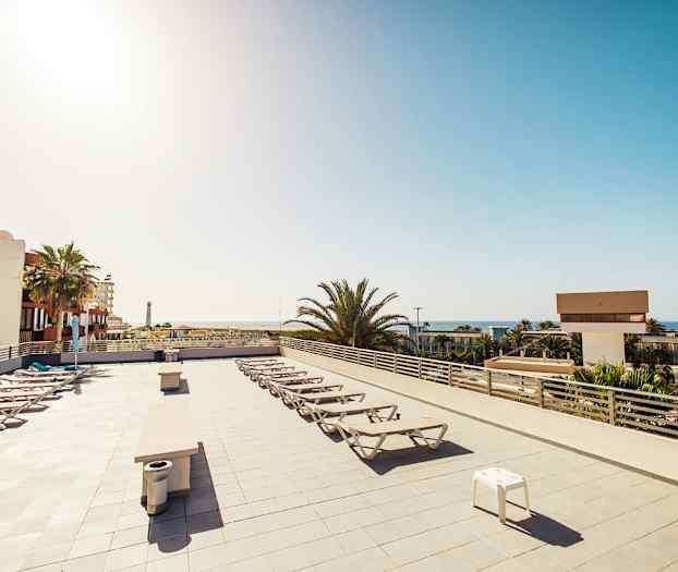 Hotellin aurinkoterassi