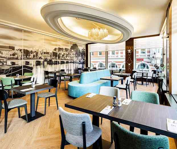 Hotellin aamiaishuone