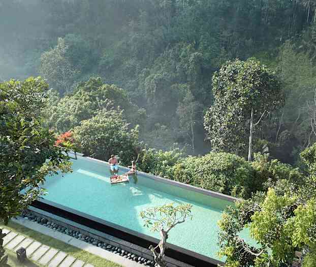 Nauti uintihetkestä kauniissa ympäristössä