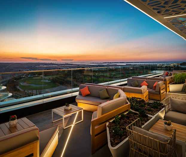 Lounge kattoterassilla