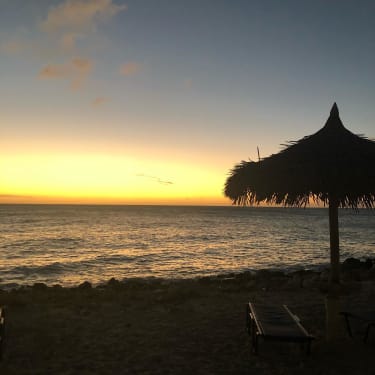 Auringonlasku Aruballa