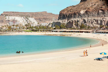 Playa de Amadoresin ranta Gran Canarialla