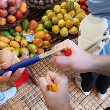 Maista eksoottisia hedelmiä Funchalissa - Mercado dos Lavradores (Farmers' Market)
